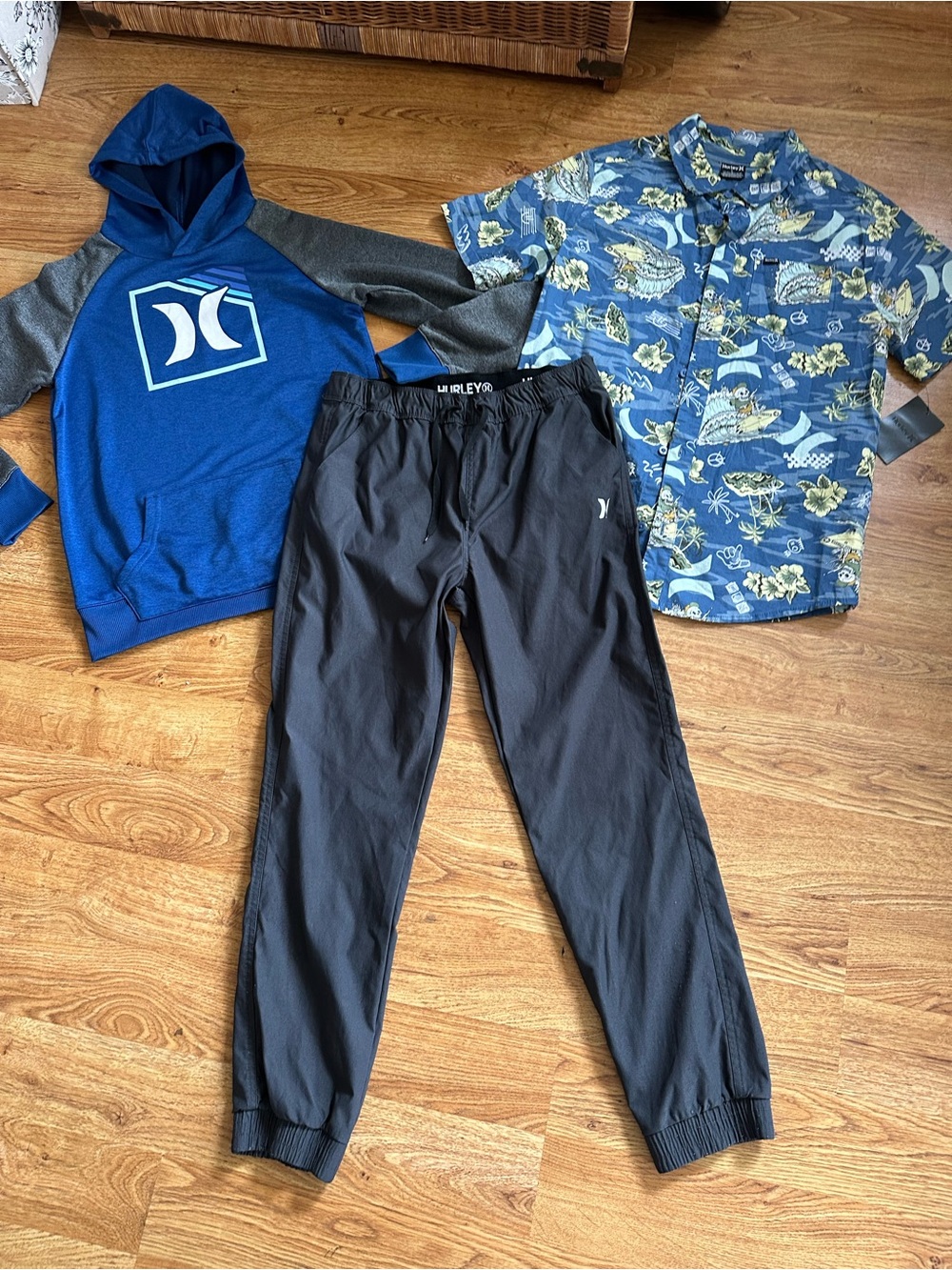 HURLEY Boy’s Lot 12/14- 14/16